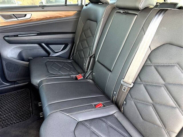 2025 Volkswagen Atlas SE