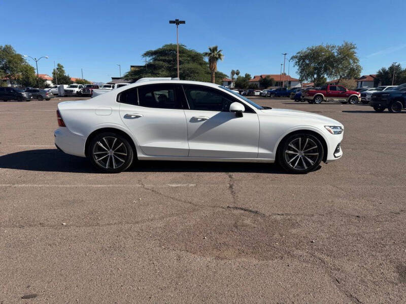 2021 Volvo S60 T5 Momentum