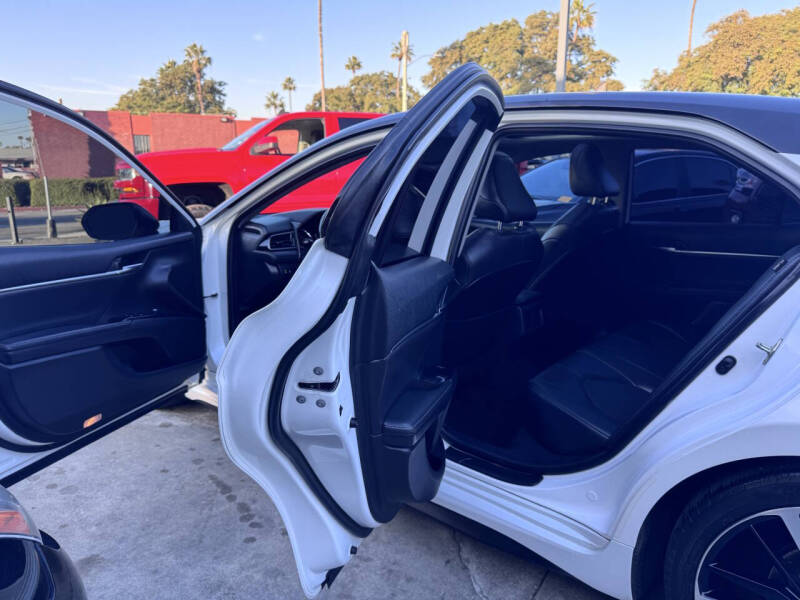 2020 Toyota Camry XSE