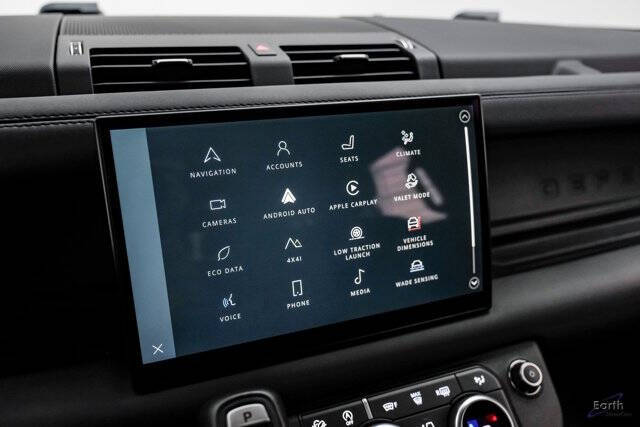 2024 Land Rover Defender 130 P400 X-Dynamic SE