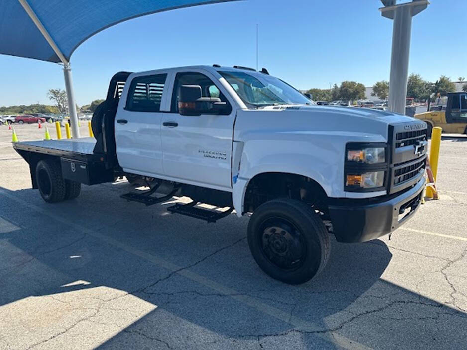 2022 Chevrolet Silverado 5500HD 4X4 4dr Crew Cab 