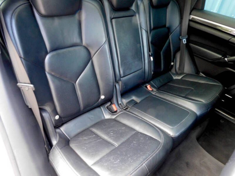 2014 Porsche Cayenne GTS