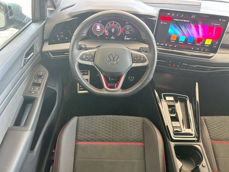 2025 Volkswagen Golf GTI SE