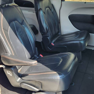 2017 Chrysler Pacifica Touring-L