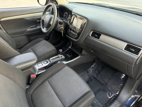 2018 Mitsubishi Outlander ES