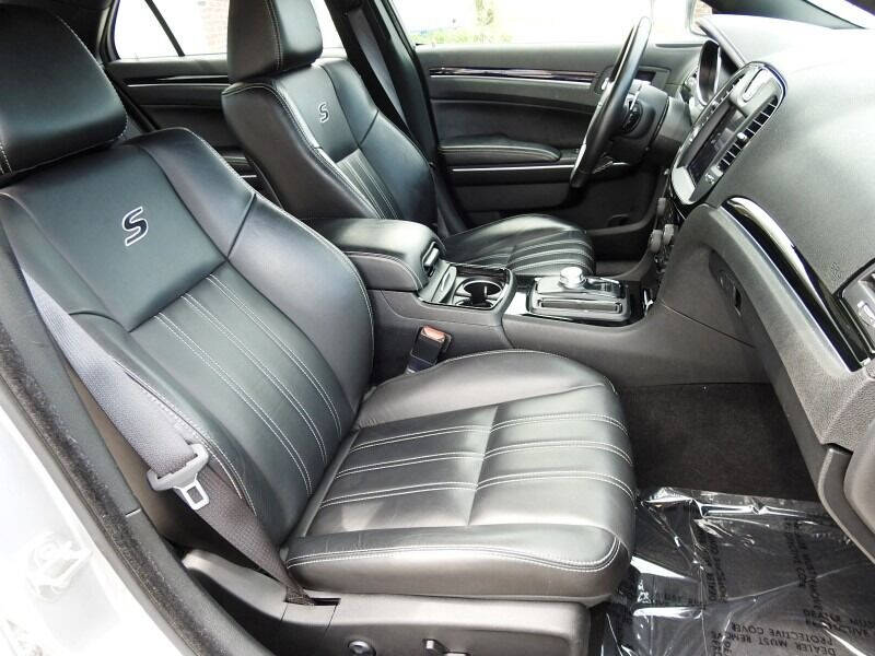 2021 CHRYSLER 300 Sedan - $23,900