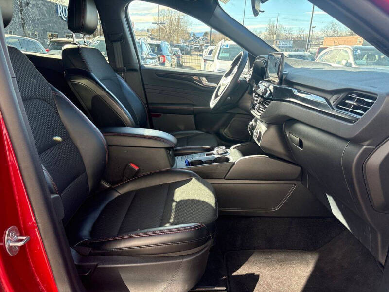 2025 Ford Escape ST-Line