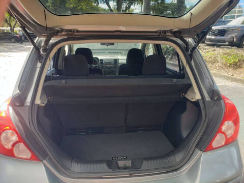 2012 Nissan Versa 1.8 S