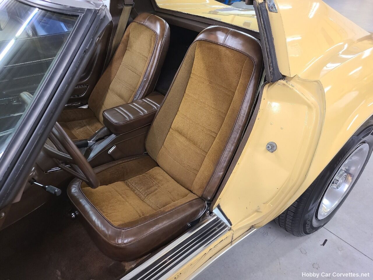 1977 Chevrolet Corvette 10