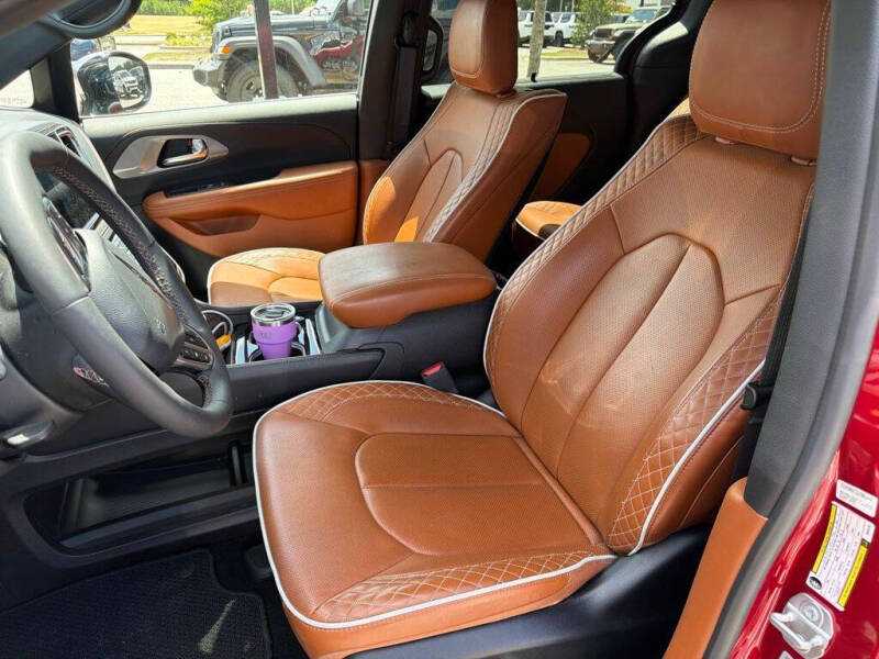 2025 Chrysler Pacifica Plug-In Hybrid Pinnacle