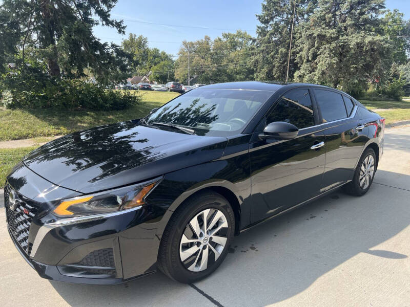 2023 Nissan Altima S's photo