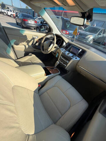 2011 Nissan Murano LE