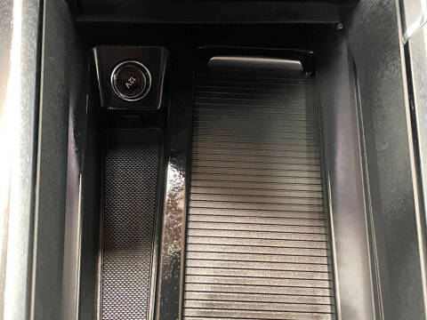 2022 Audi e-tron quattro Premium Plus