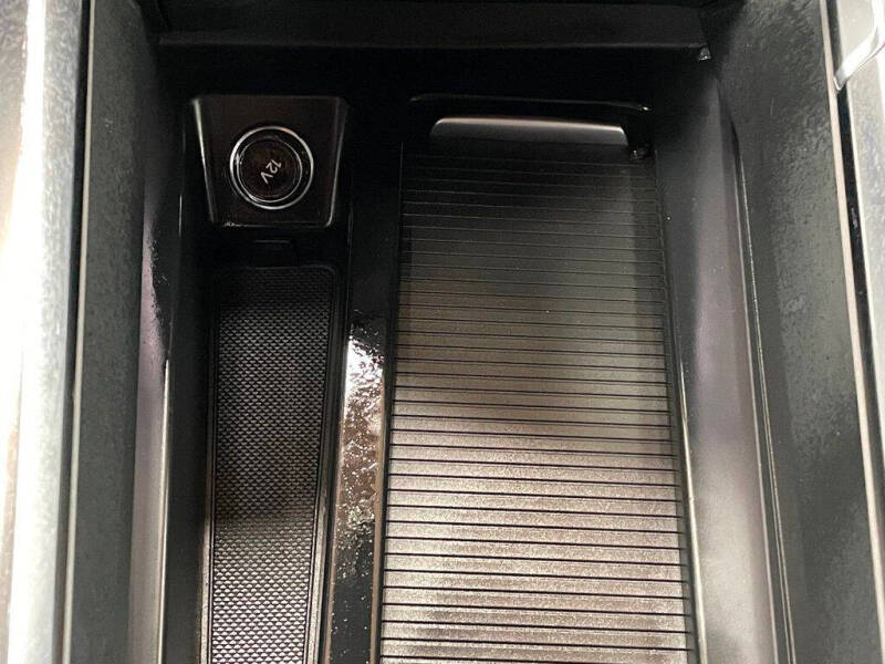 2022 Audi e-tron quattro Premium Plus