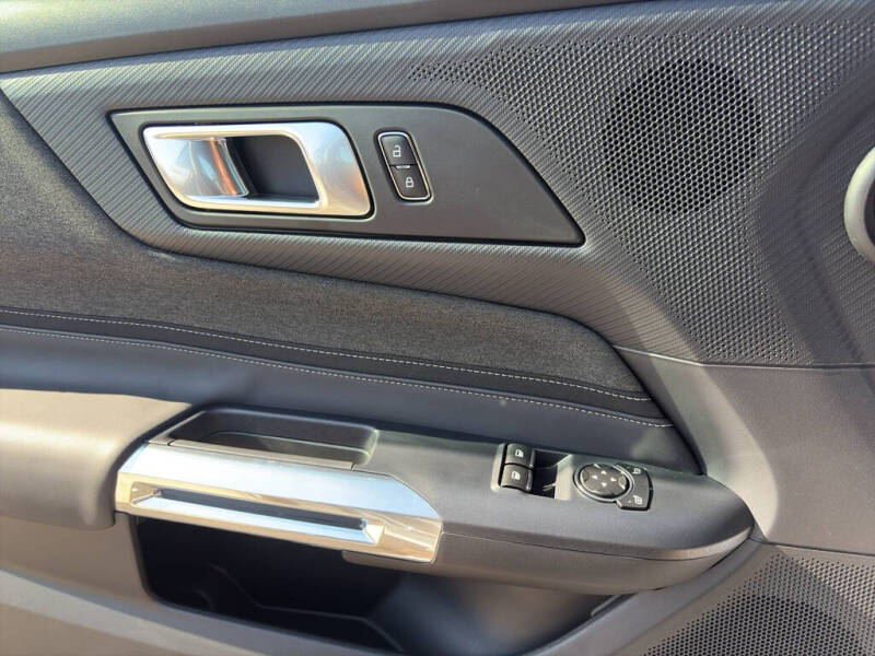 2025 Ford Mustang EcoBoost