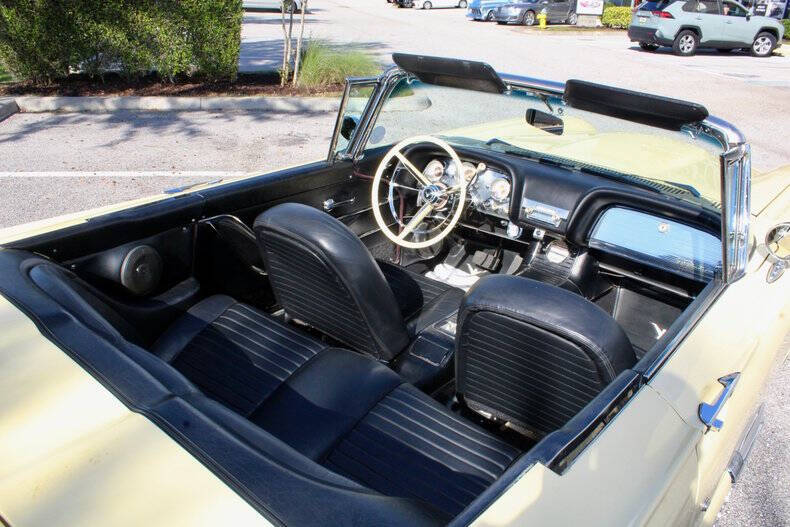 1959 Ford Thunderbird