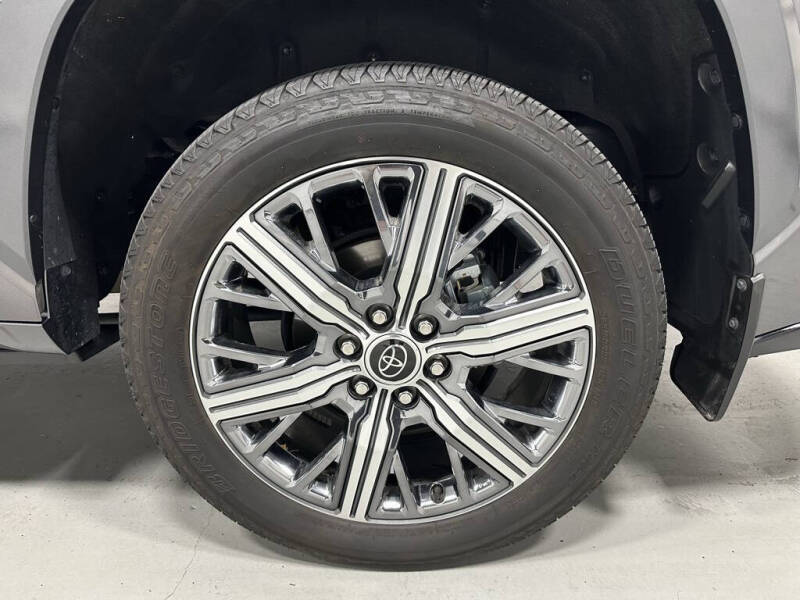 2024 Toyota Sequoia Capstone