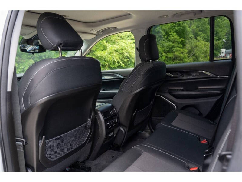 2022 Jeep Grand Cherokee Laredo