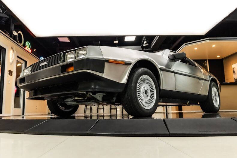 1981 DeLorean DMC-12