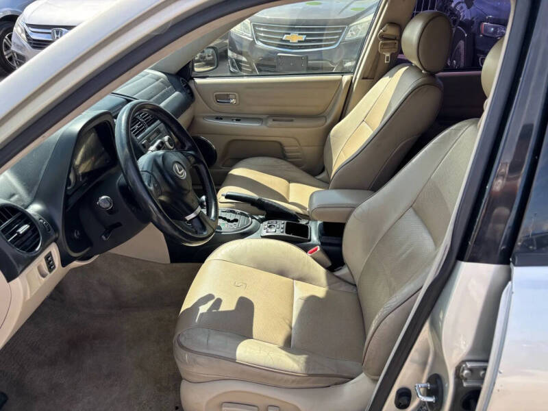 2004 Lexus IS 300