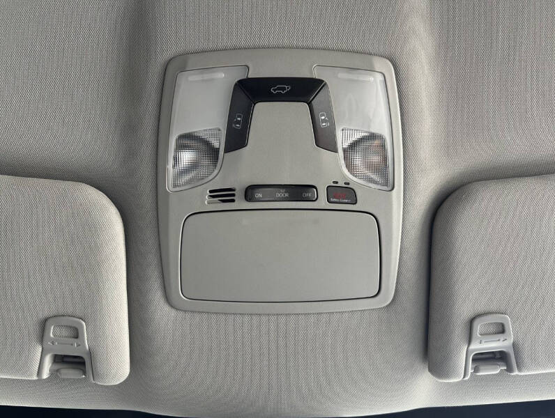 2020 Toyota Sienna LE Mobility 7-Passenger