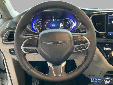 2024 Chrysler Pacifica Plug-In Hybrid Select