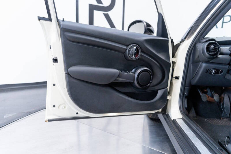 2016 MINI Hardtop 4 Door Cooper