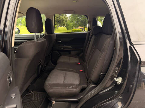2020 Mitsubishi Outlander ES