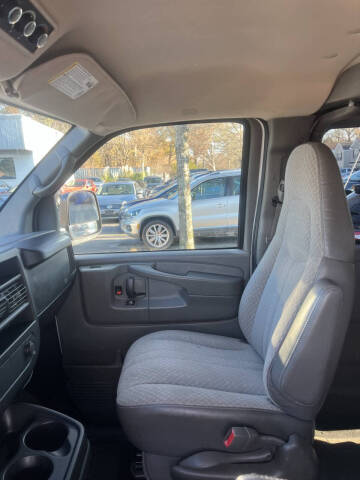 2009 GMC Savana LS 1500