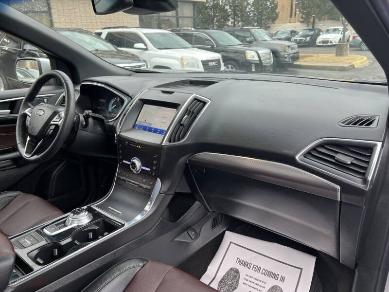 2020 Ford Edge Titanium
