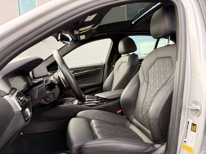 2021 BMW 5 Series 530i