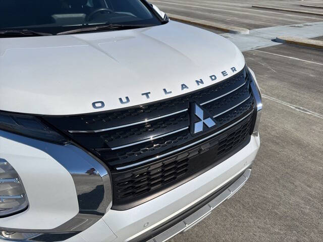 2023 Mitsubishi Outlander SE