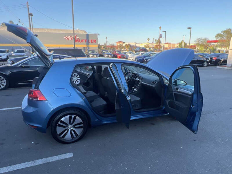 2016 Volkswagen e-Golf SE