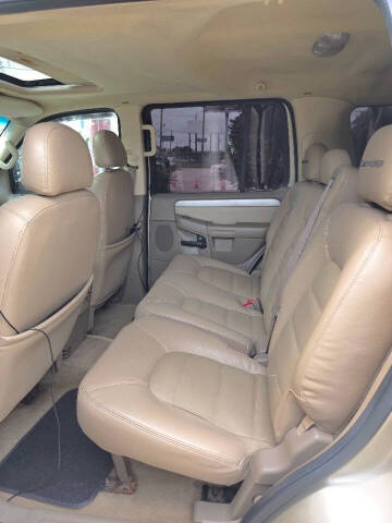 2004 Ford Explorer XLT