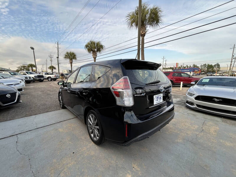 2016 Toyota Prius v Five