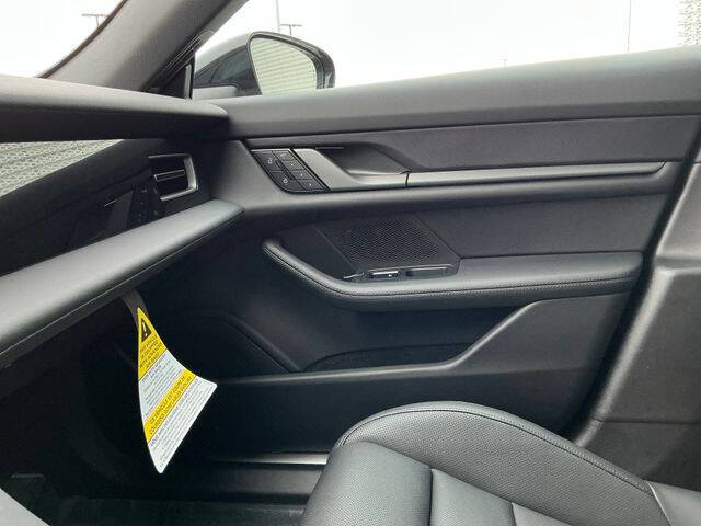 2026 Porsche Taycan 4