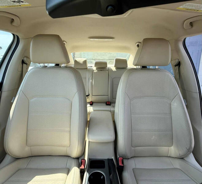 2014 Volkswagen Passat 2.5L SE PZEV