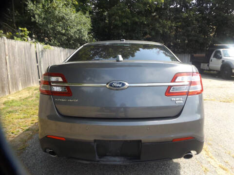 2014 Ford Taurus SEL