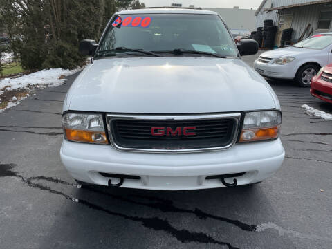2001 GMC Jimmy for sale at BIRD'S AUTOMOTIVE & CUSTOMS in Ephrata PA