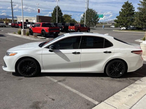 2019 Toyota Camry Hybrid XLE