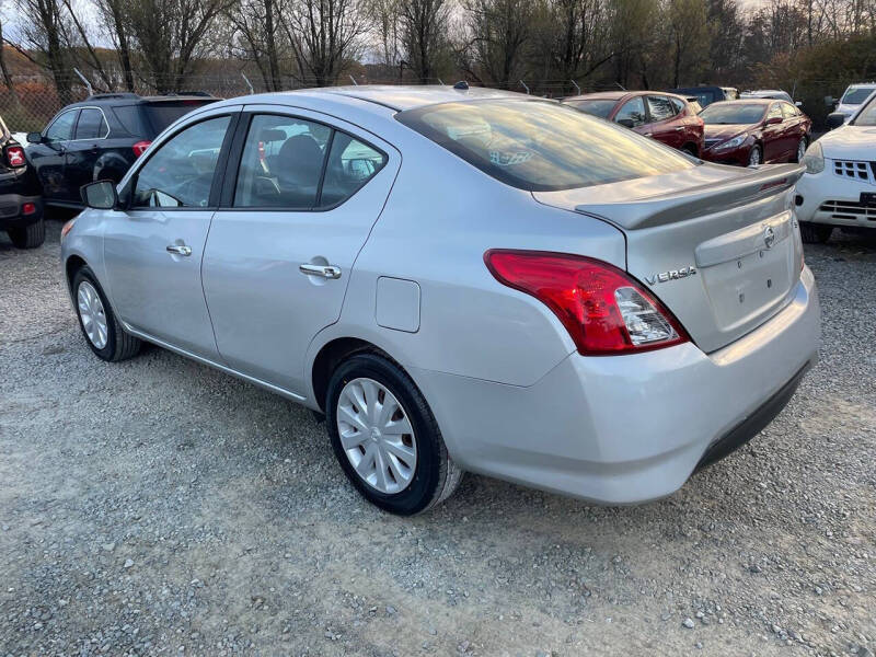 2018 Nissan Versa SV