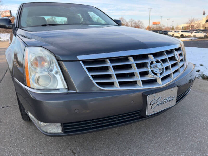 2009 Cadillac DTS Luxury 6-Passenger
