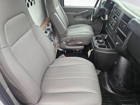 2025 Chevrolet Express 2500