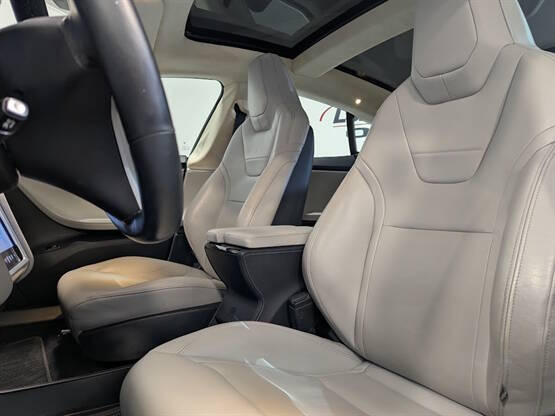 2015 Tesla Model S 85D