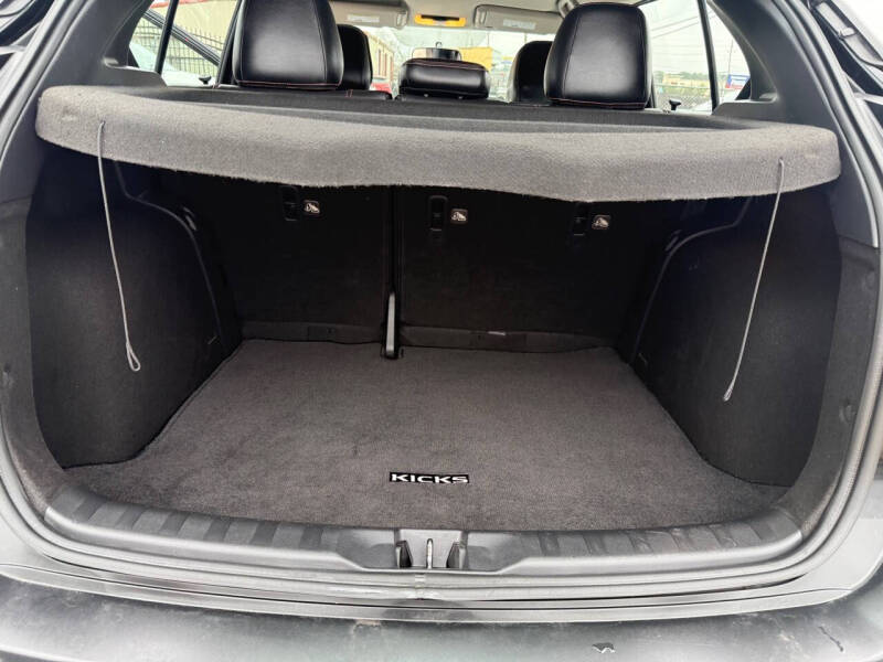 2019 Nissan Kicks SR