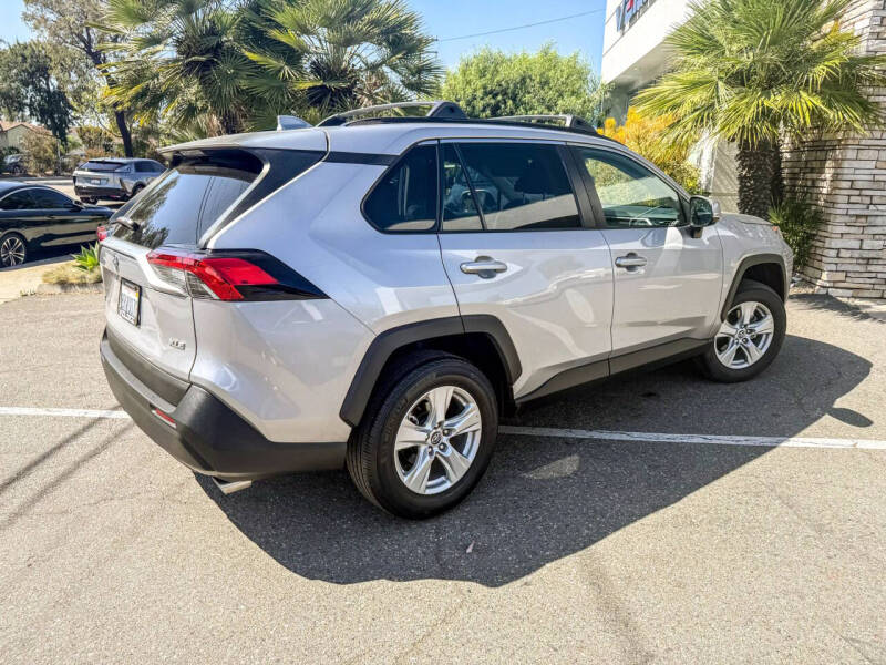 2020 Toyota RAV4 XLE