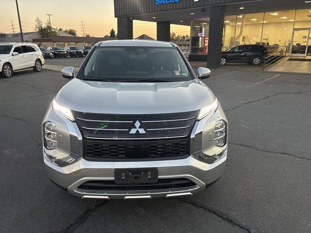 2024 Mitsubishi Outlander for sale at Axio Auto Boise in Boise, ID