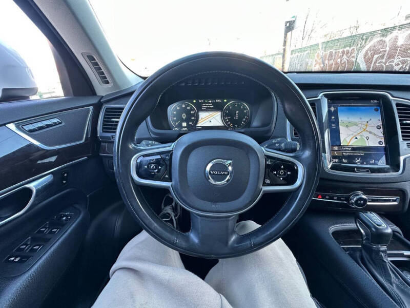 2019 Volvo XC90 T6 Momentum