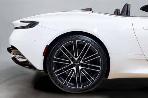 2025 Aston Martin DB12 Volante