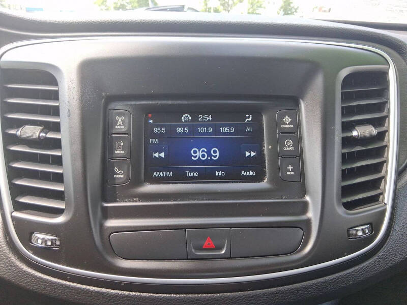 2016 Chrysler 200 Limited